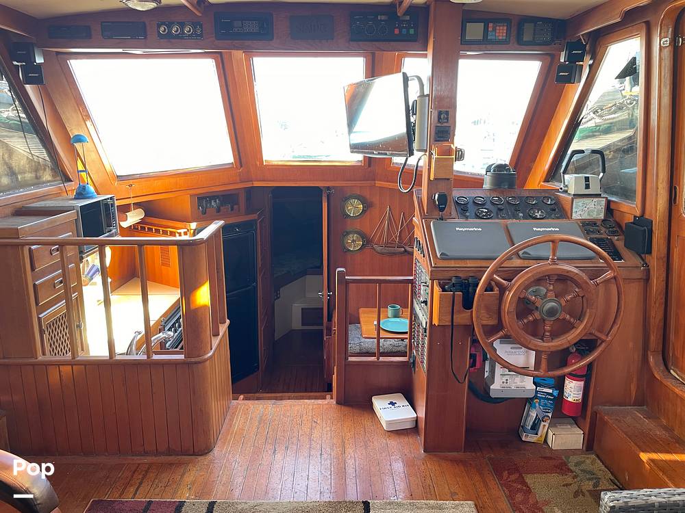 Slide: The Image of Marine Trader 43 Aft Cabin 1981 - 14900477