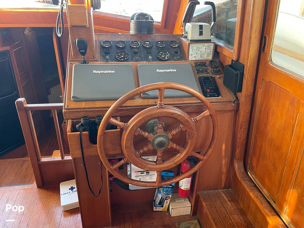 Slide: The Image of Marine Trader 43 Aft Cabin 1981 - 14900479