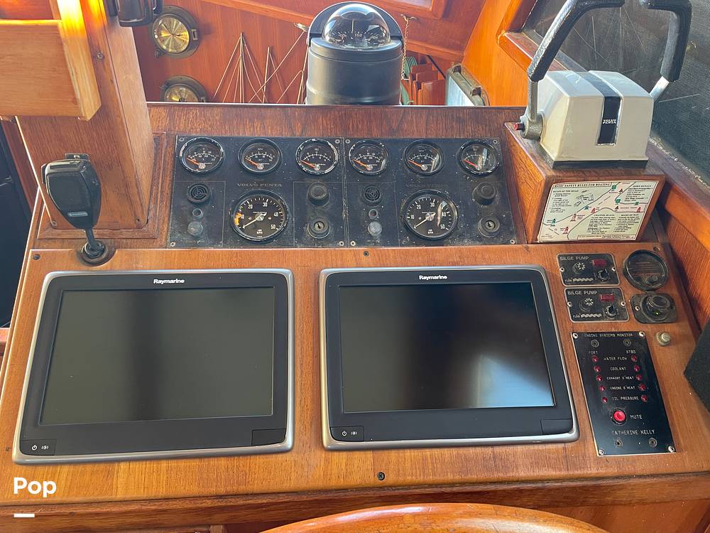 Slide: The Image of Marine Trader 43 Aft Cabin 1981 - 14900481