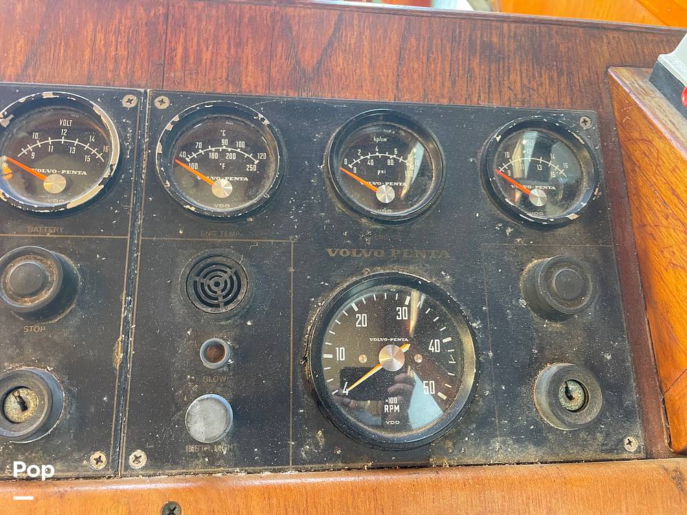 Slide: The Image of Marine Trader 43 Aft Cabin 1981 - 14900483