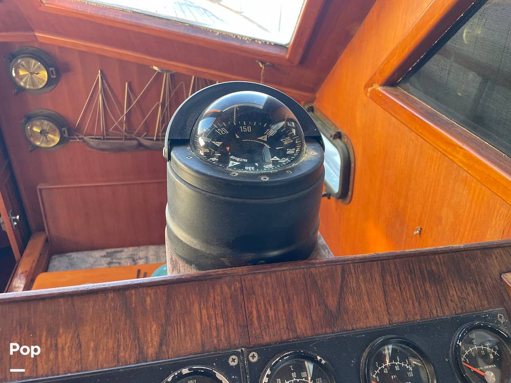 Slide: The Image of Marine Trader 43 Aft Cabin 1981 - 14900498