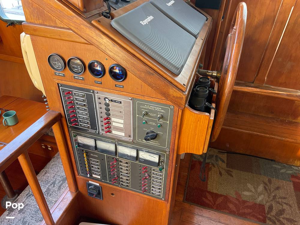 Slide: The Image of Marine Trader 43 Aft Cabin 1981 - 14900499