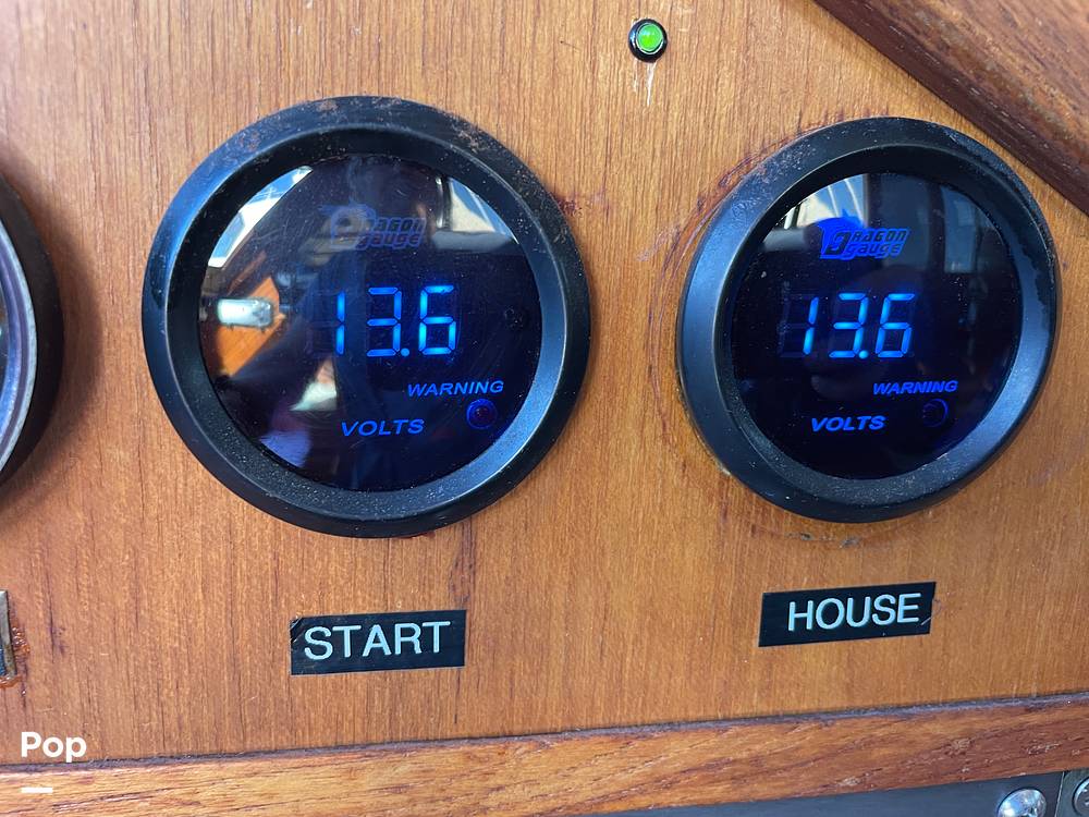 Slide: The Image of Marine Trader 43 Aft Cabin 1981 - 14900501