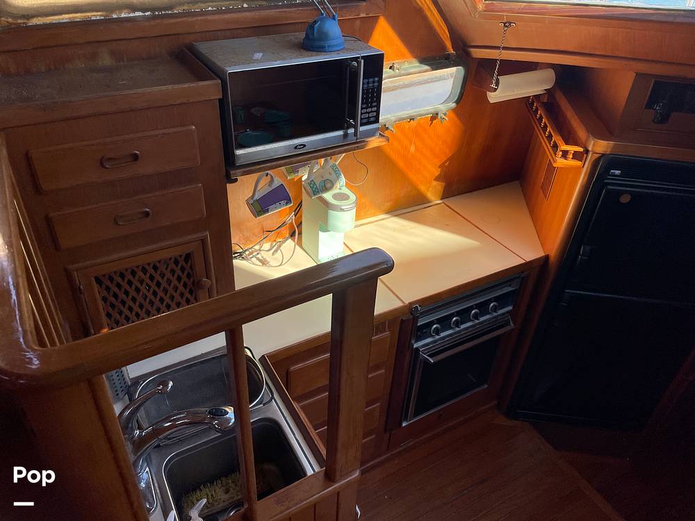 Slide: The Image of Marine Trader 43 Aft Cabin 1981 - 14900508