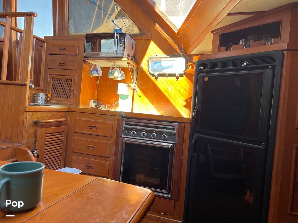 Slide: The Image of Marine Trader 43 Aft Cabin 1981 - 14900509