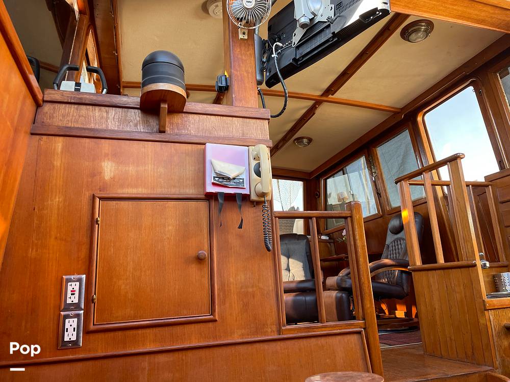 Slide: The Image of Marine Trader 43 Aft Cabin 1981 - 14900511