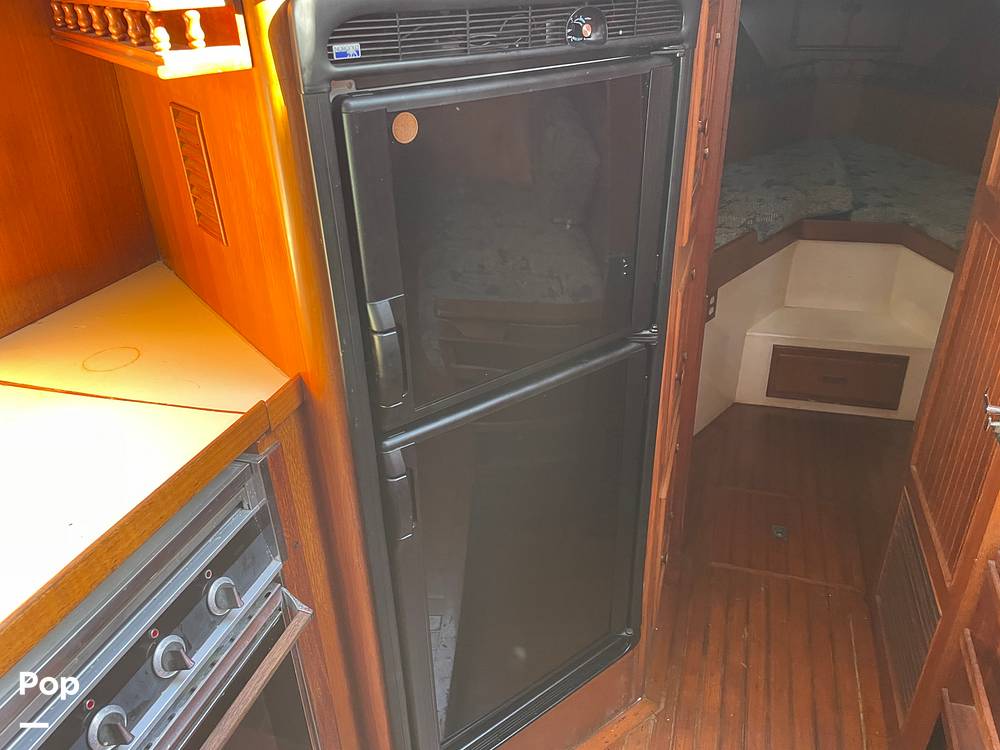 Slide: The Image of Marine Trader 43 Aft Cabin 1981 - 14900517