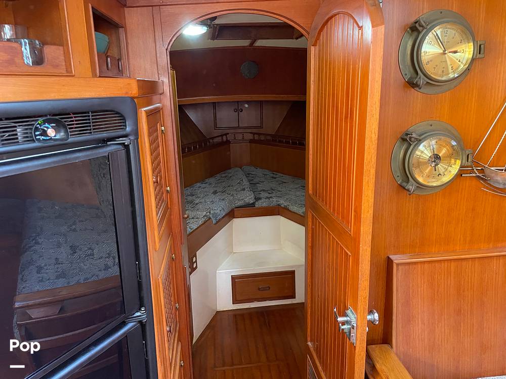 Slide: The Image of Marine Trader 43 Aft Cabin 1981 - 14900521