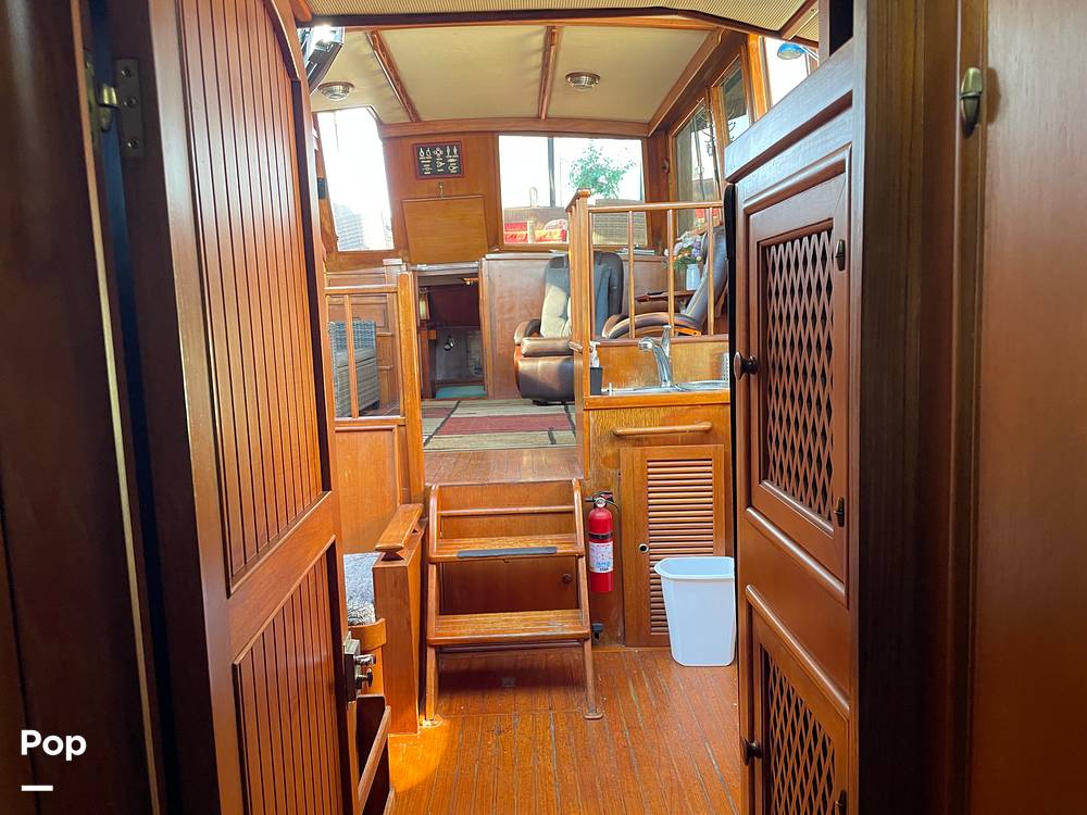 Slide: The Image of Marine Trader 43 Aft Cabin 1981 - 14900527