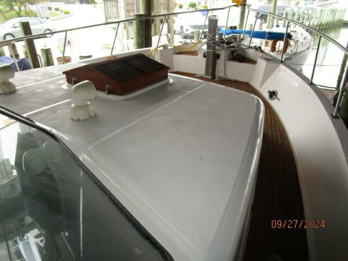 Slide: The Image of 46' Marine Trader foredeck2 - 10