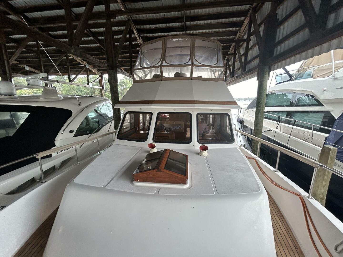 Slide: The Image of 46' Marine Trader foredeck aft - 11