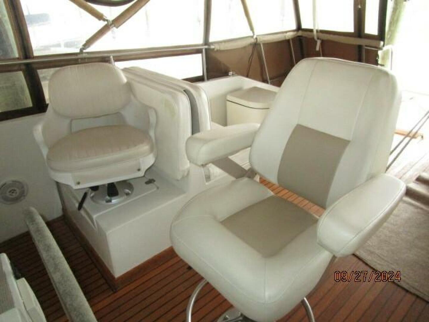 Slide: The Image of 46' Marine Trader flybridge helmseats - 18