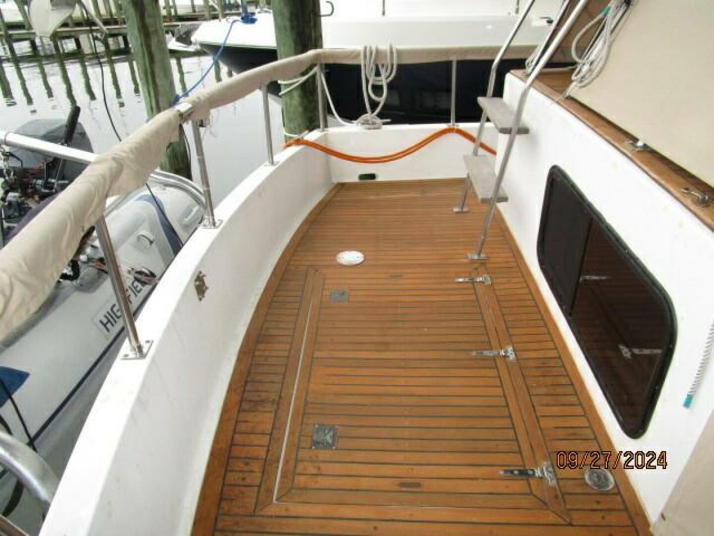 Slide: The Image of 46' Marine Trader aftdeck port - 26