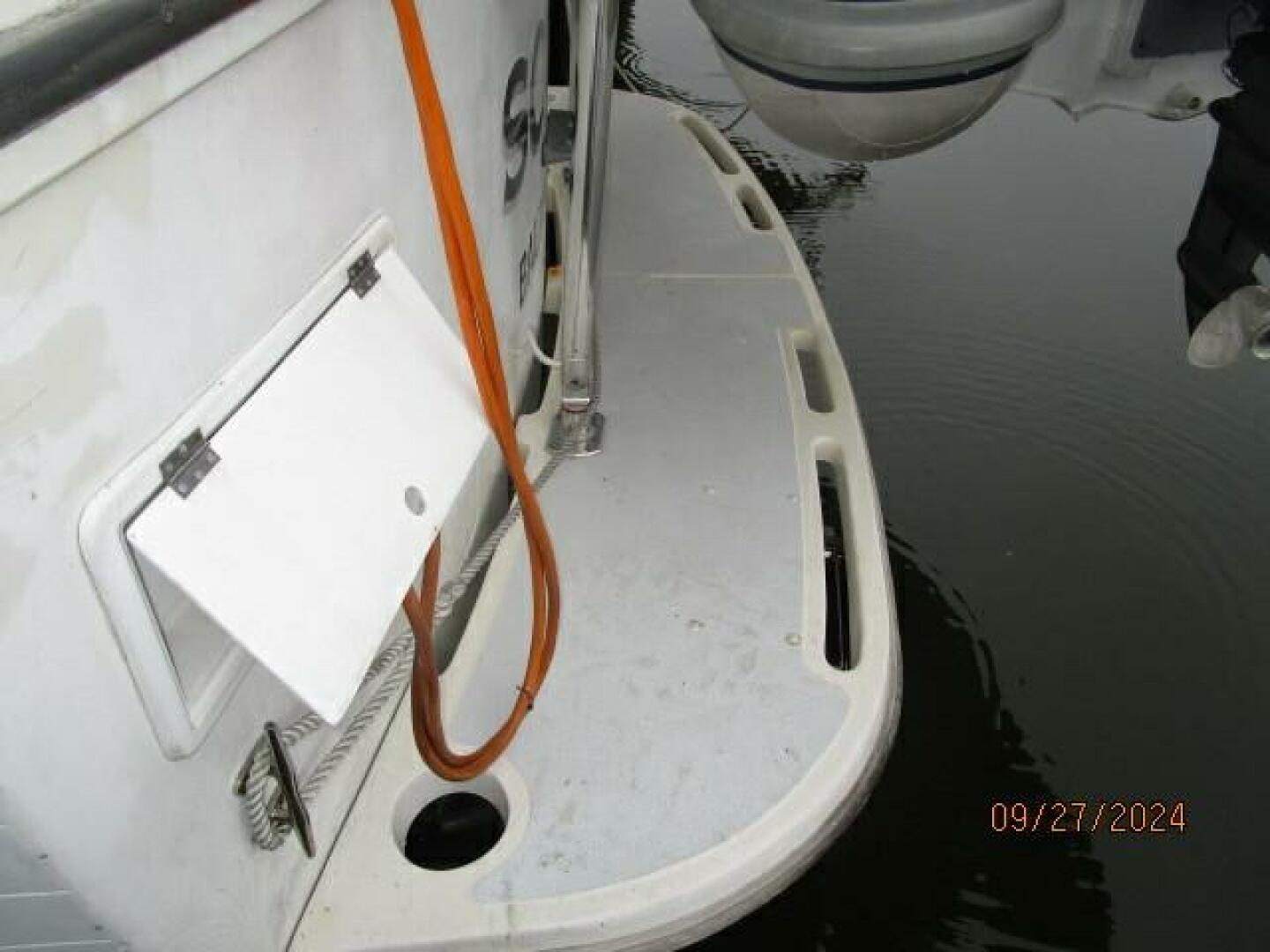 Slide: The Image of 46' Marine Trader swimplatform - 30