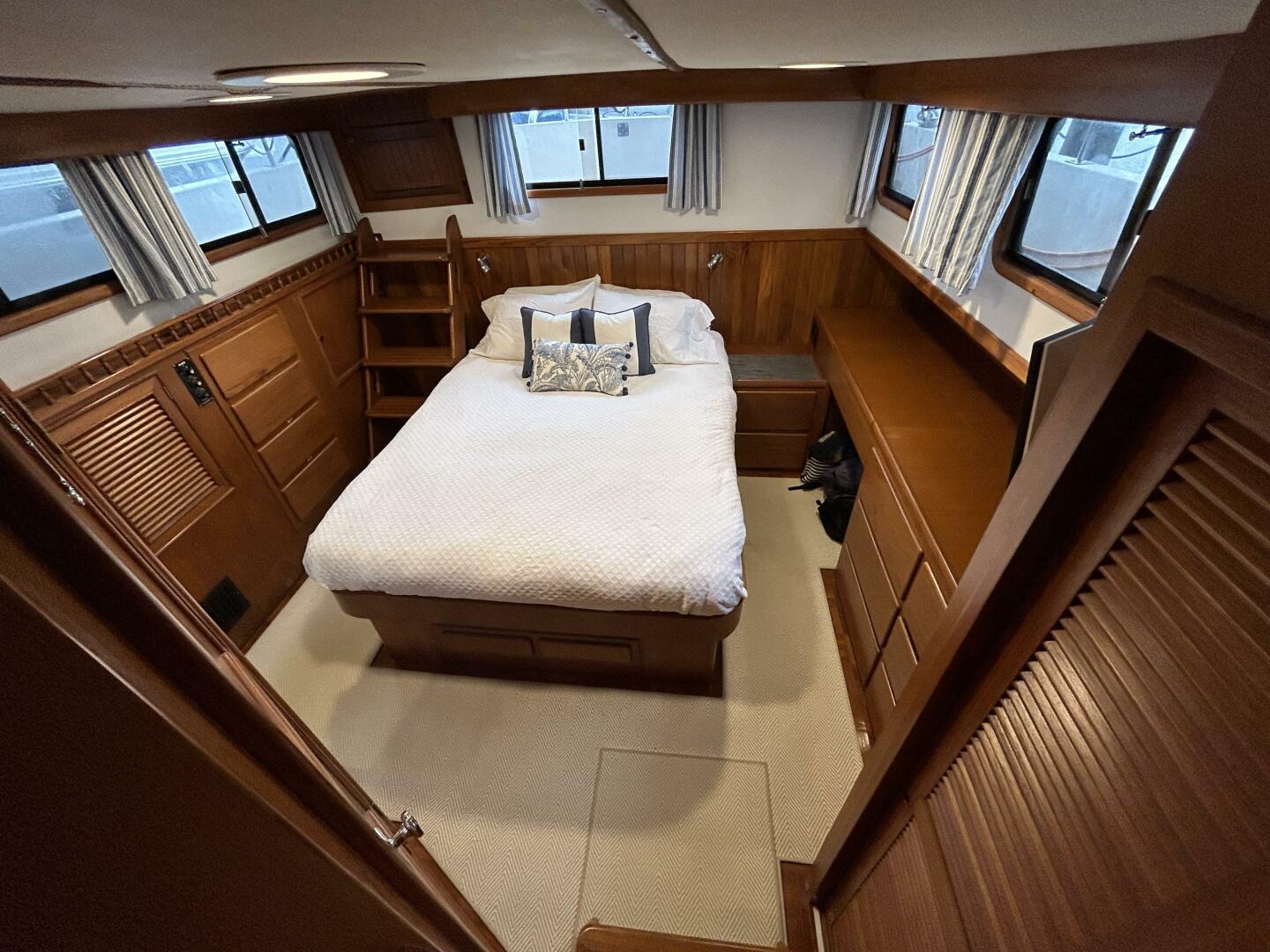 Slide: The Image of 46' Marine Trader master stateroom - 48