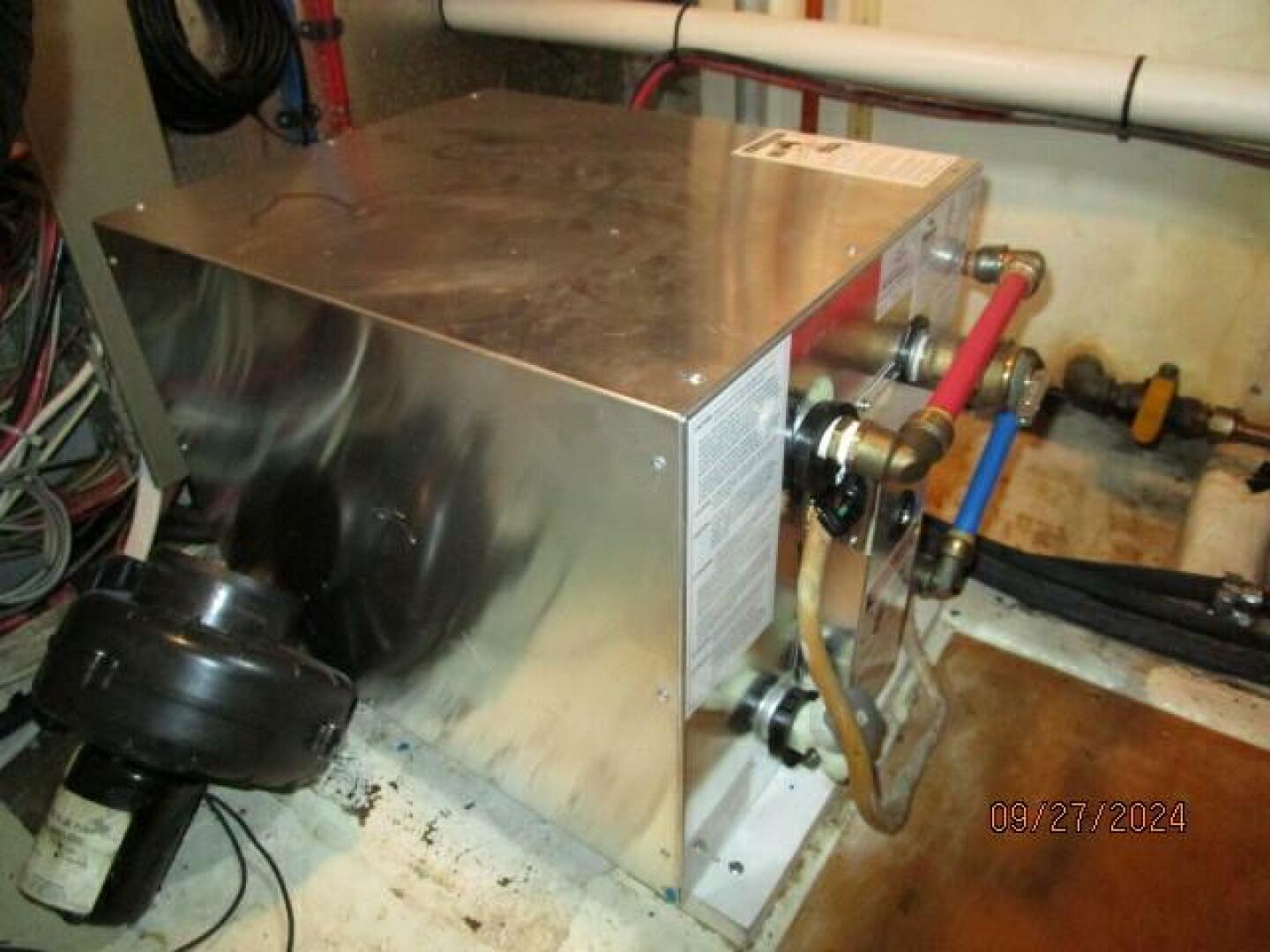 Slide: The Image of 46' Marine Trader water heater - 67