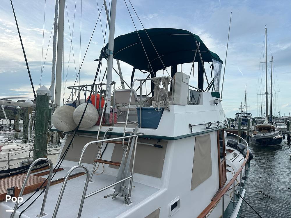 Slide: The Image of Marine Trader Marine Trader 34 1984 - 15560281