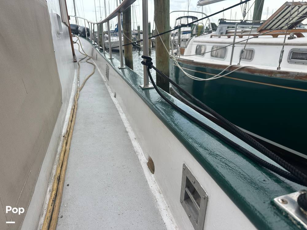Slide: The Image of Marine Trader Marine Trader 34 1984 - 15560285