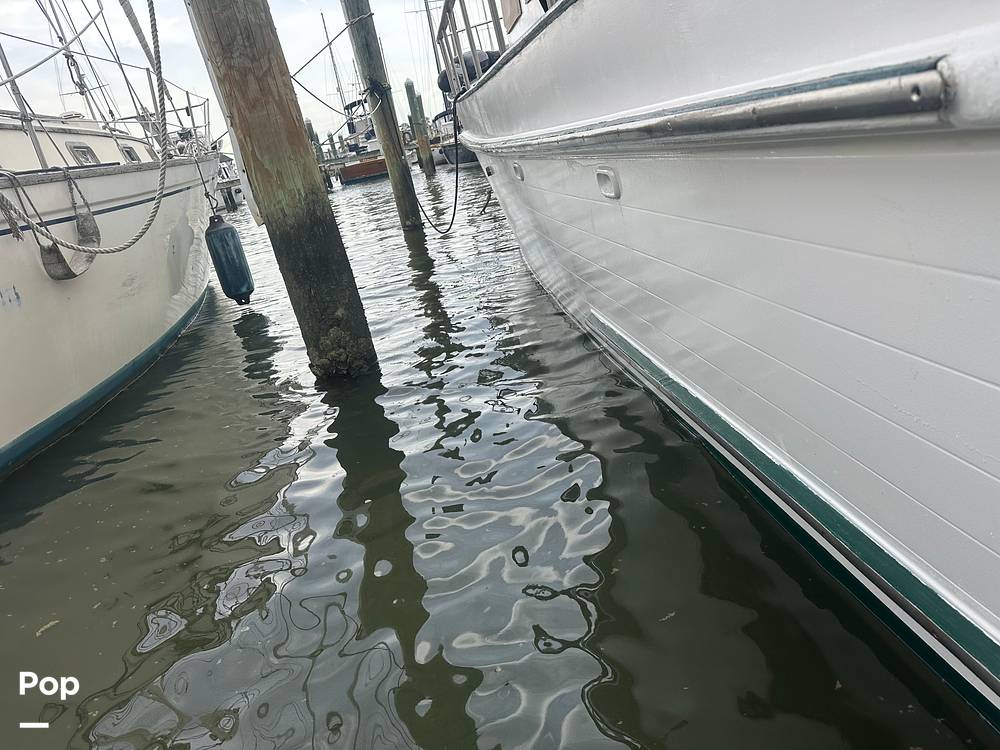 Slide: The Image of Marine Trader Marine Trader 34 1984 - 15560289
