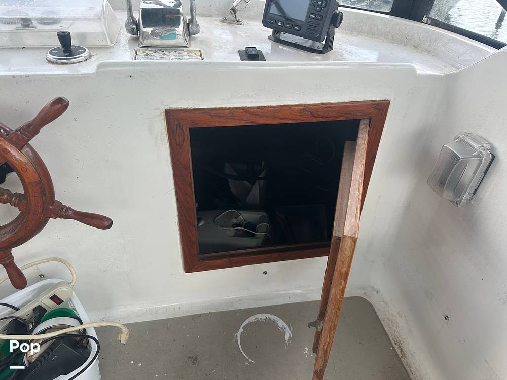 Slide: The Image of Marine Trader Marine Trader 34 1984 - 15560313