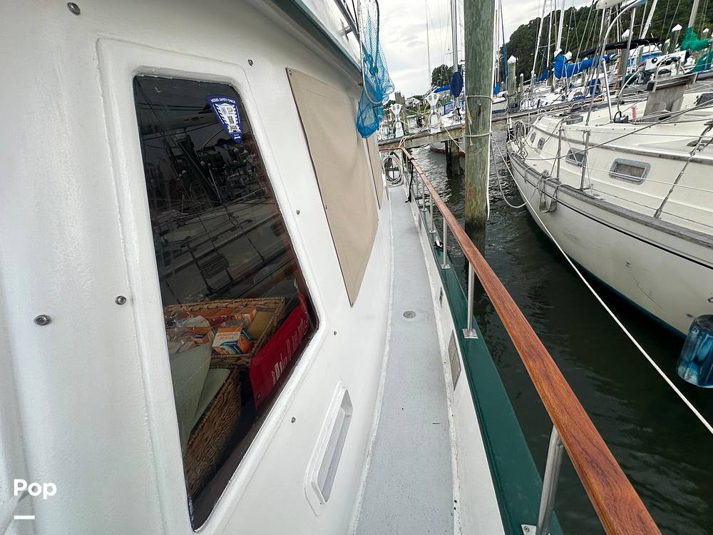Slide: The Image of Marine Trader Marine Trader 34 1984 - 15560335