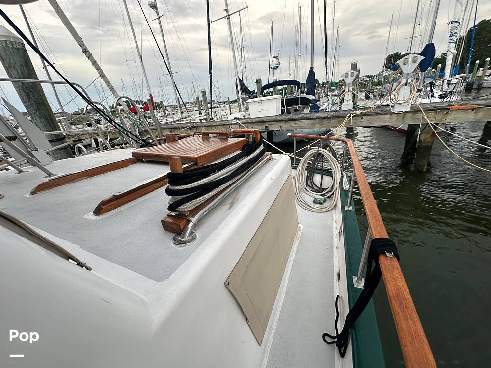 Slide: The Image of Marine Trader Marine Trader 34 1984 - 15560339