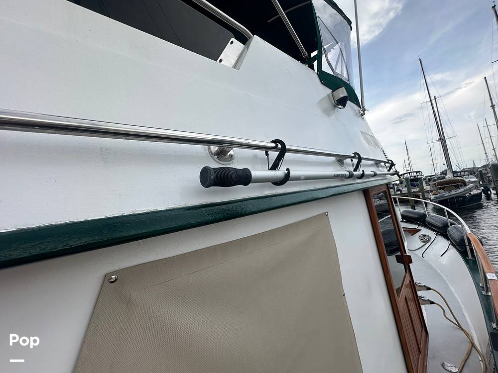Slide: The Image of Marine Trader Marine Trader 34 1984 - 15560341