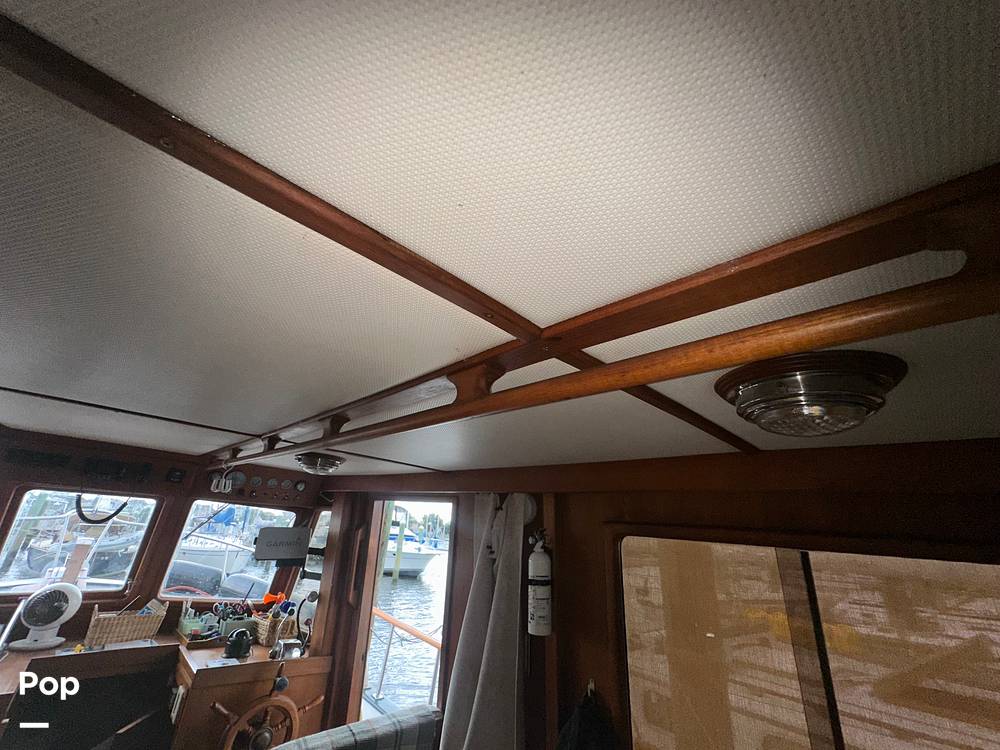 Slide: The Image of Marine Trader Marine Trader 34 1984 - 15560385