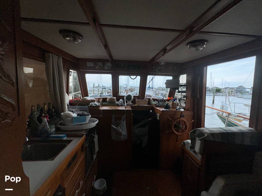 Slide: The Image of Marine Trader Marine Trader 34 1984 - 15560387