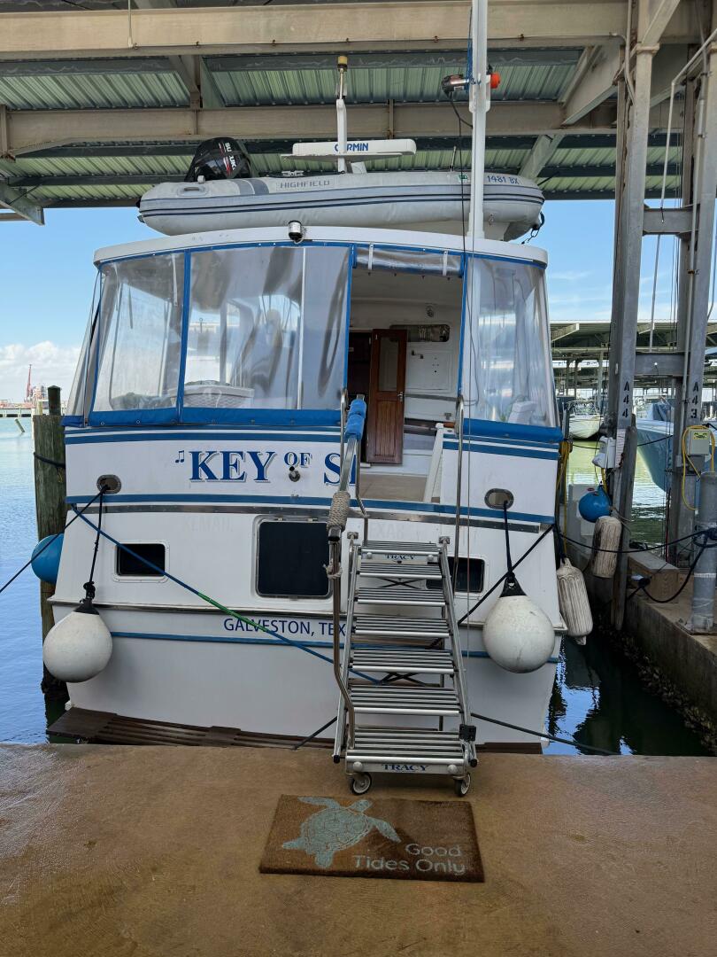 Slide: The Image of Marine Trader Sundeck Fb 1984 - 5285026