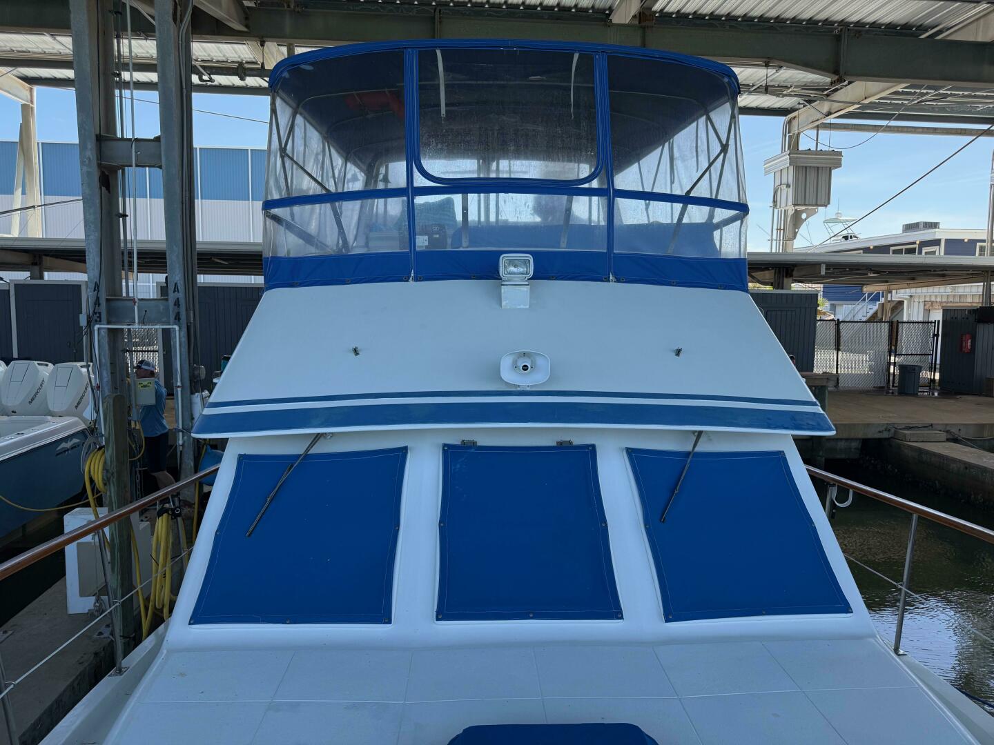 Slide: The Image of Marine Trader Sundeck Fb 1984 - 5285031