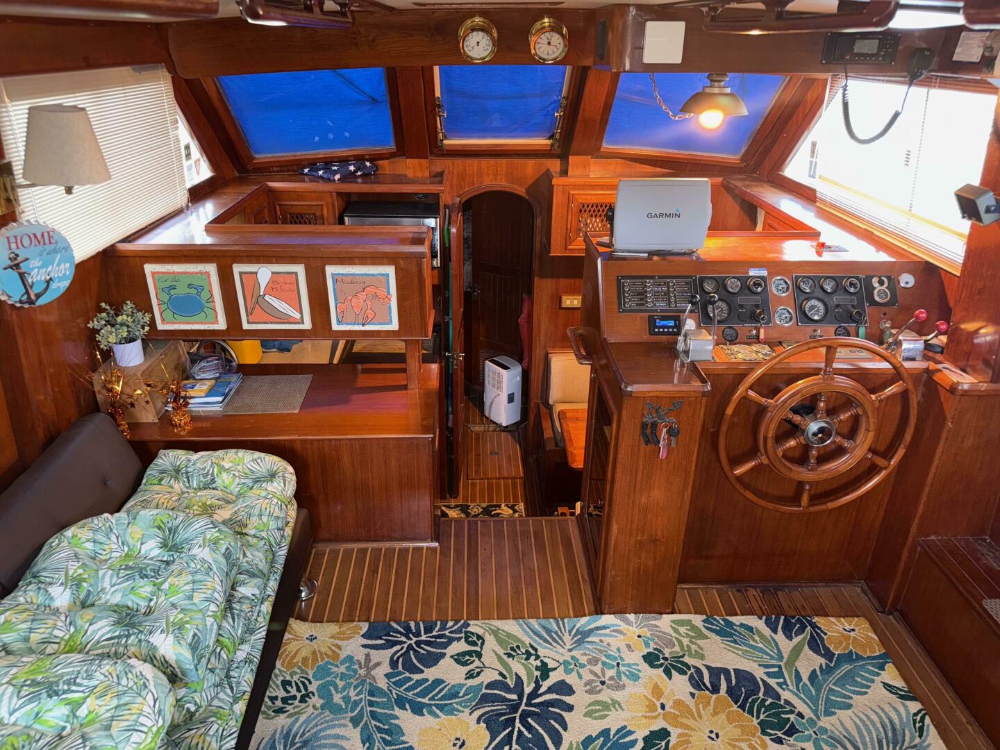 Slide: The Image of Marine Trader Sundeck Fb 1984 - 5285033