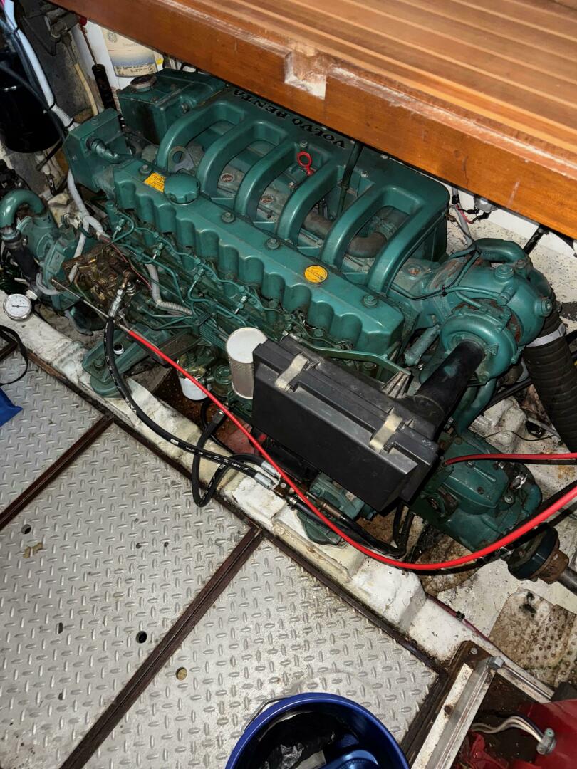 Slide: The Image of Marine Trader Sundeck Fb 1984 - 5285036