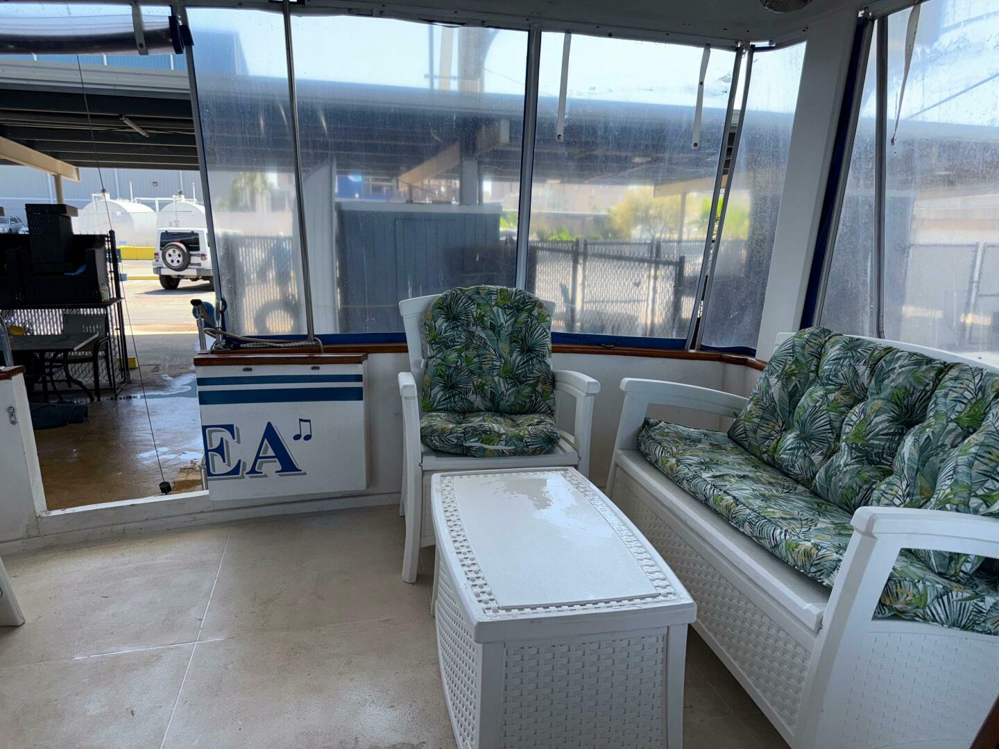 Slide: The Image of Marine Trader Sundeck Fb 1984 - 5285038