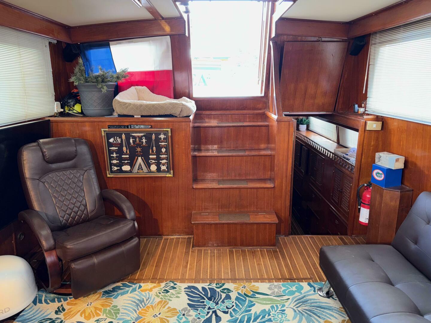 Slide: The Image of Marine Trader Sundeck Fb 1984 - 5285047