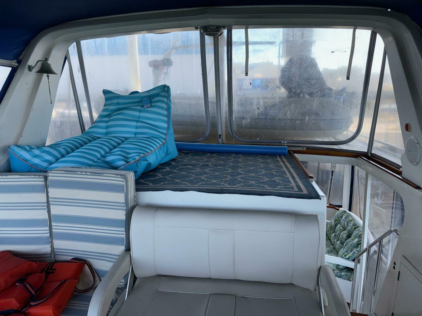 Slide: The Image of Marine Trader Sundeck Fb 1984 - 5285049