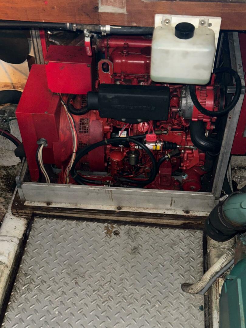 Slide: The Image of Marine Trader Sundeck Fb 1984 - 5285051