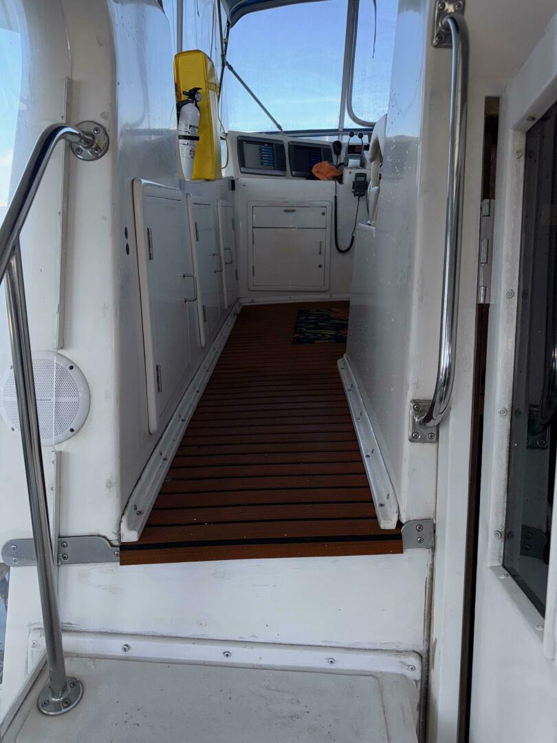 Slide: The Image of Marine Trader Sundeck Fb 1984 - 5285054