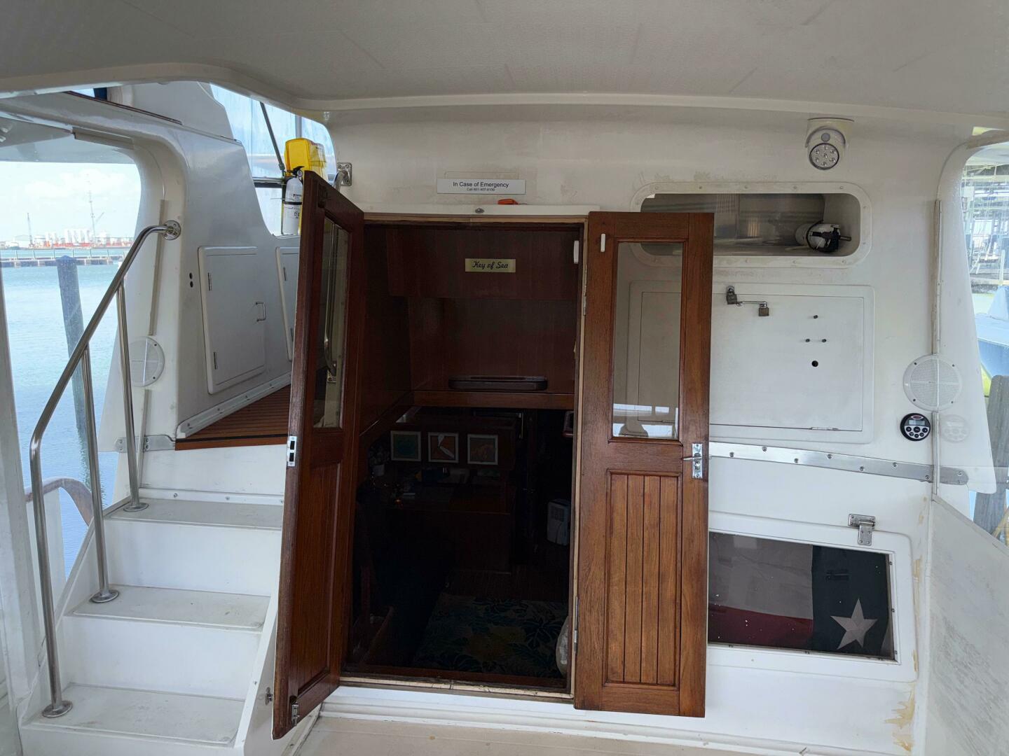 Slide: The Image of Marine Trader Sundeck Fb 1984 - 5285055