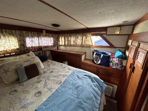 Slide: The Image of Aft Cabin Berth - 81