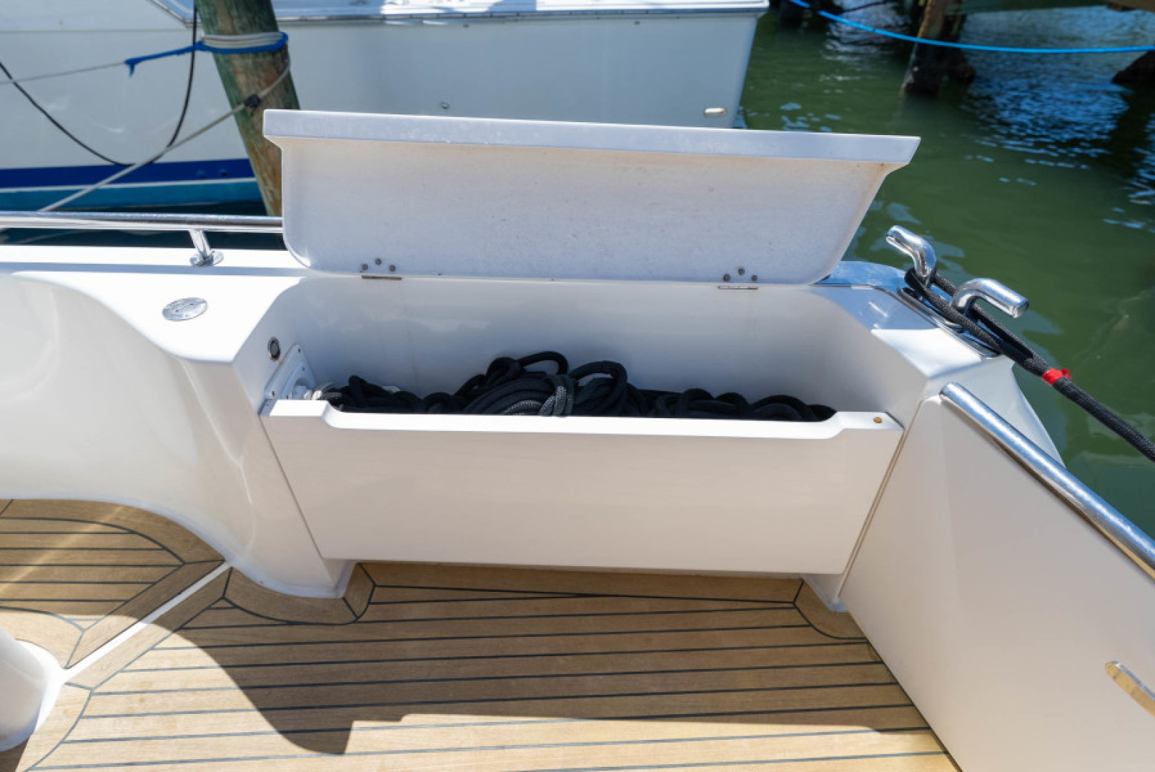 Slide: The Image of 2008 Maritimo 48 Motor Yacht - 3550326