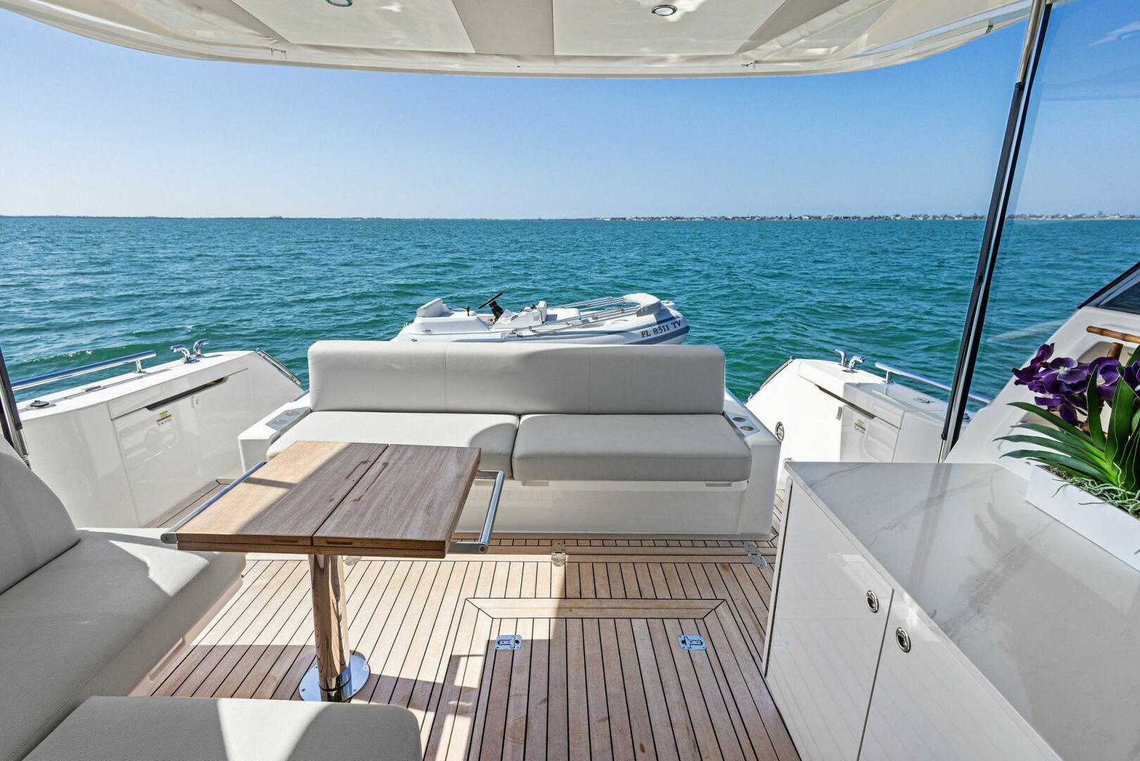 Slide: The Image of 2025 Maritimo M55 Aft Deck - 5265349
