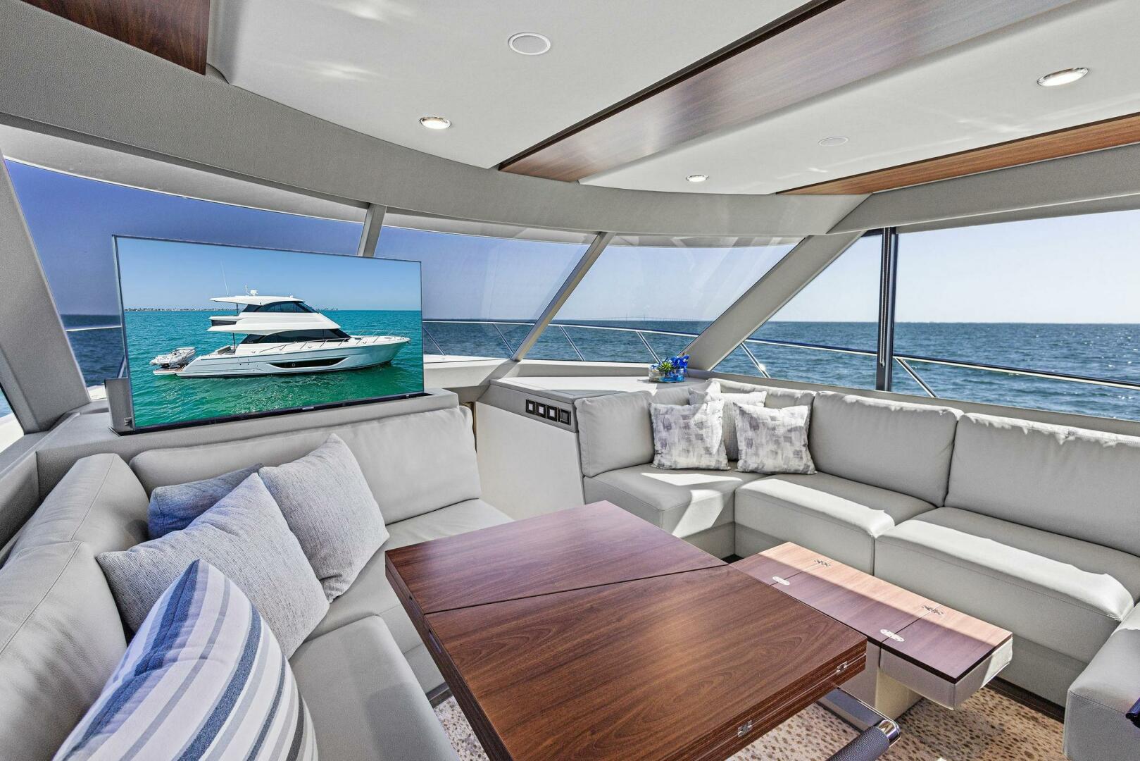 Slide: The Image of 2025 Maritimo M55 Salon - 5265360