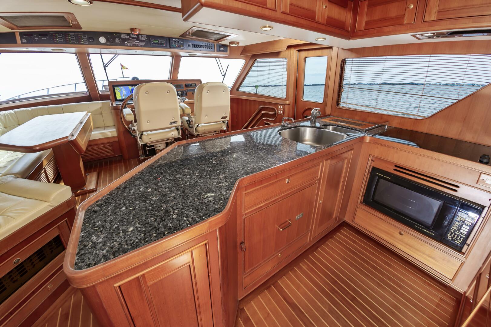 Slide: The Image of Marlow Explorer 57E 2008 - 4736331
