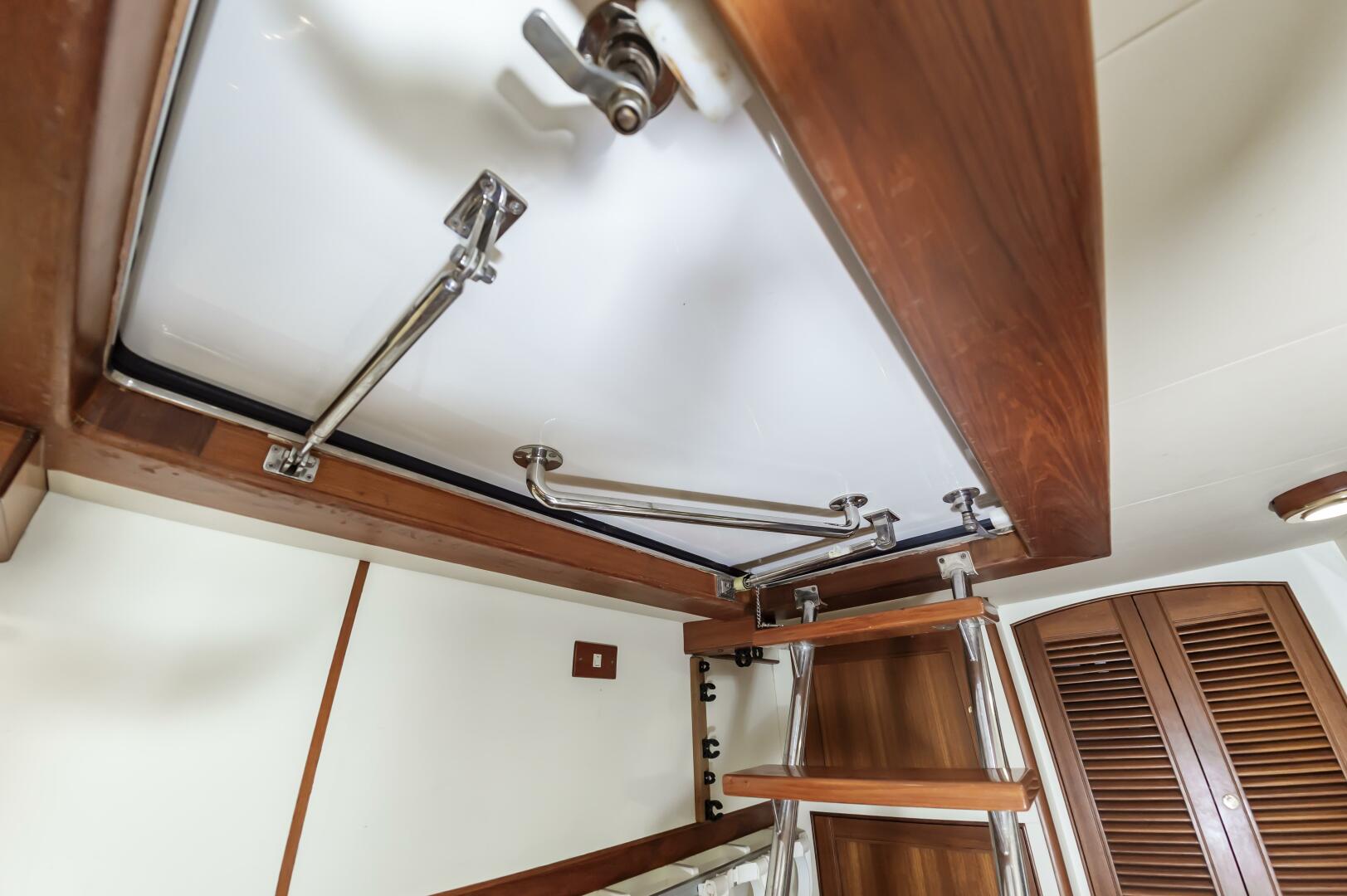 Slide: The Image of Marlow Explorer 57E 2008 - 4736369
