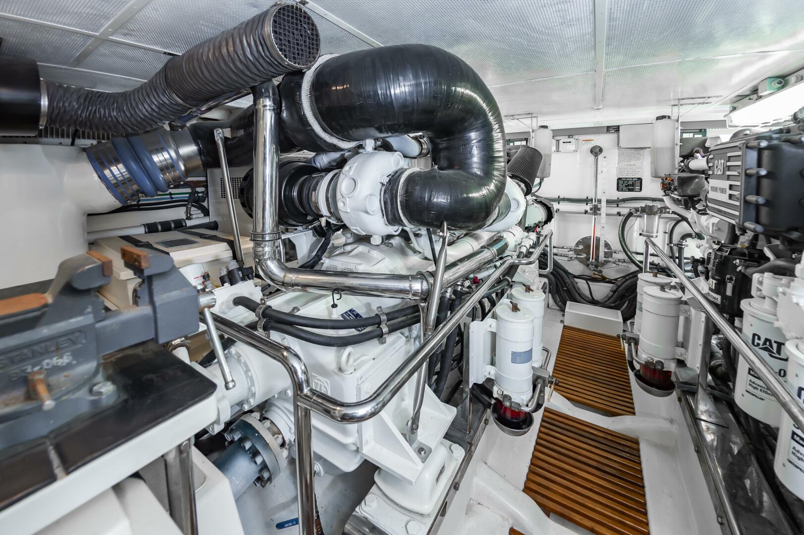 Slide: The Image of Marlow Explorer 57E 2008 - 4736378