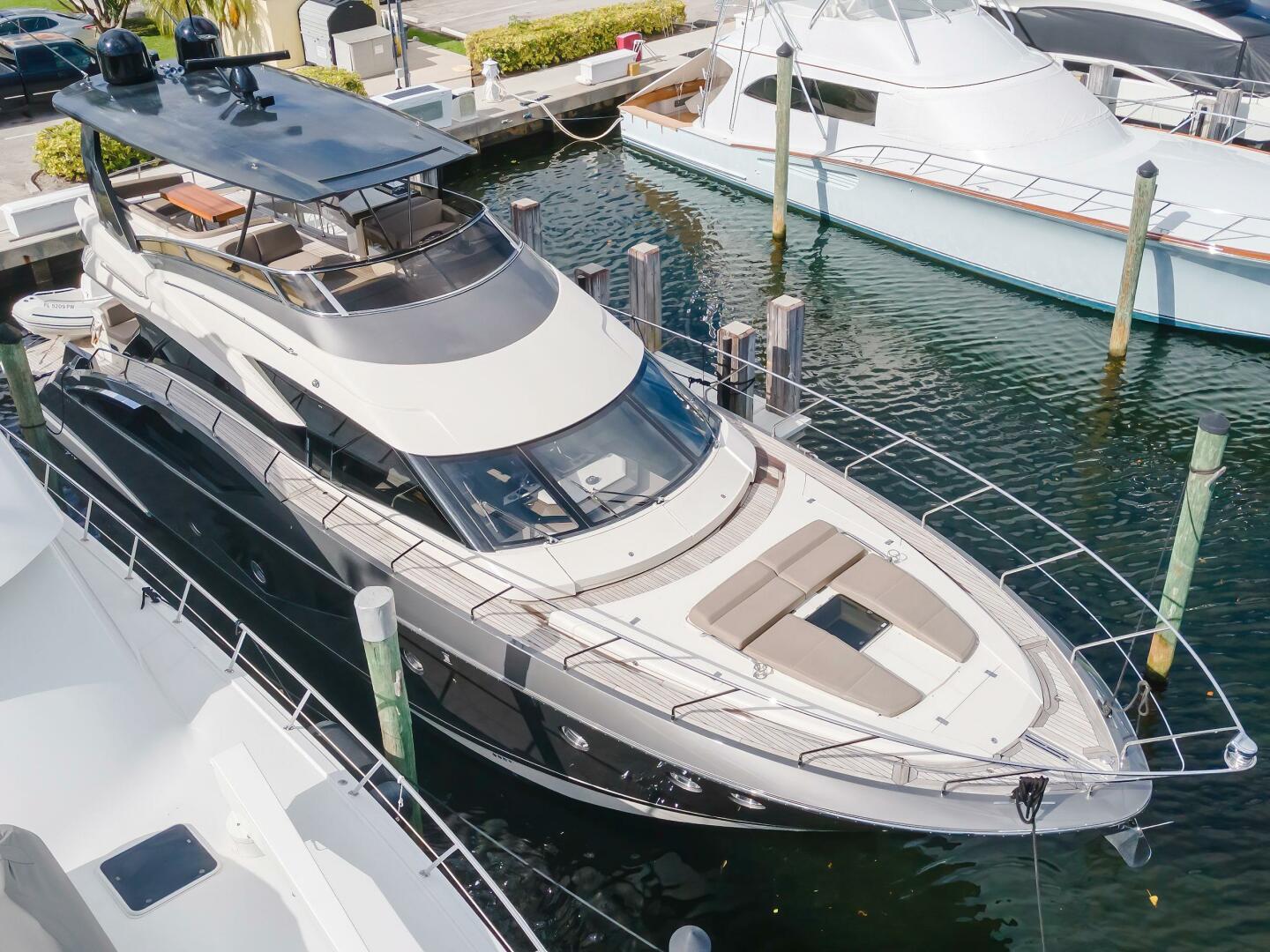Slide: The Image of Marquis 660 Sport Yacht 2016 - 4231934