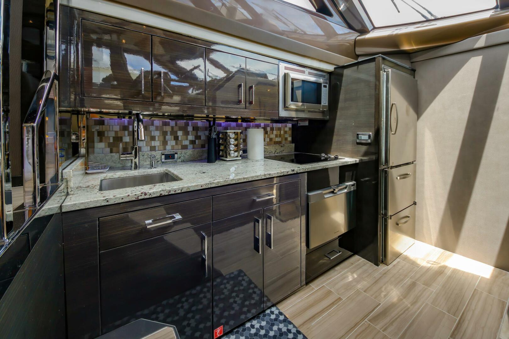 Slide: The Image of Marquis 660 Sport Yacht 2016 - 4231958