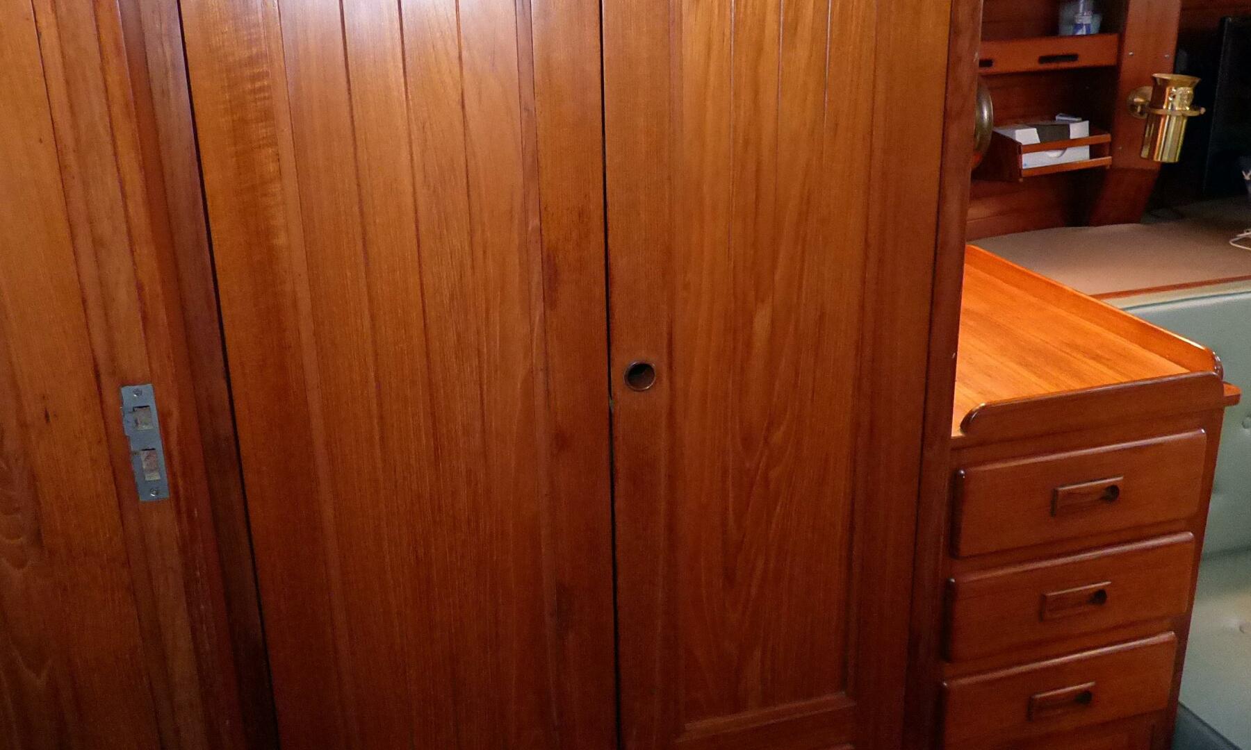 Slide: The Image of Mason 43 1981 - 5166751