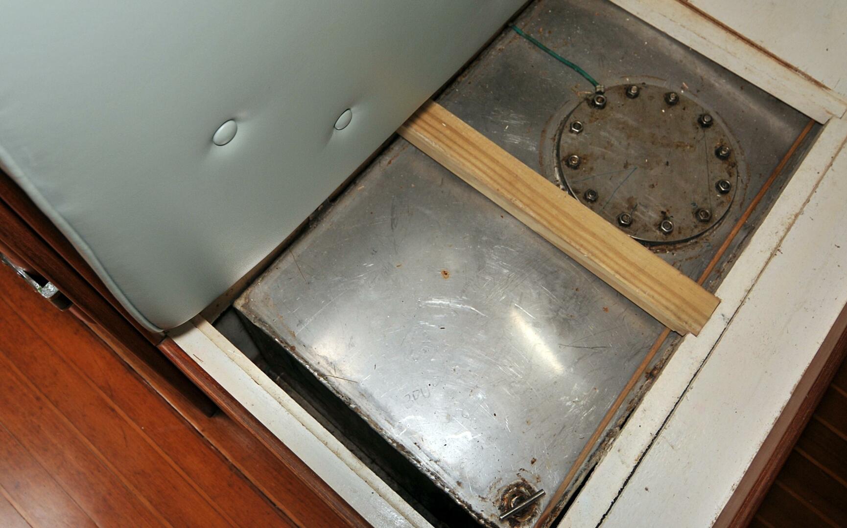 Slide: The Image of Mason 43 1981 - 5166837